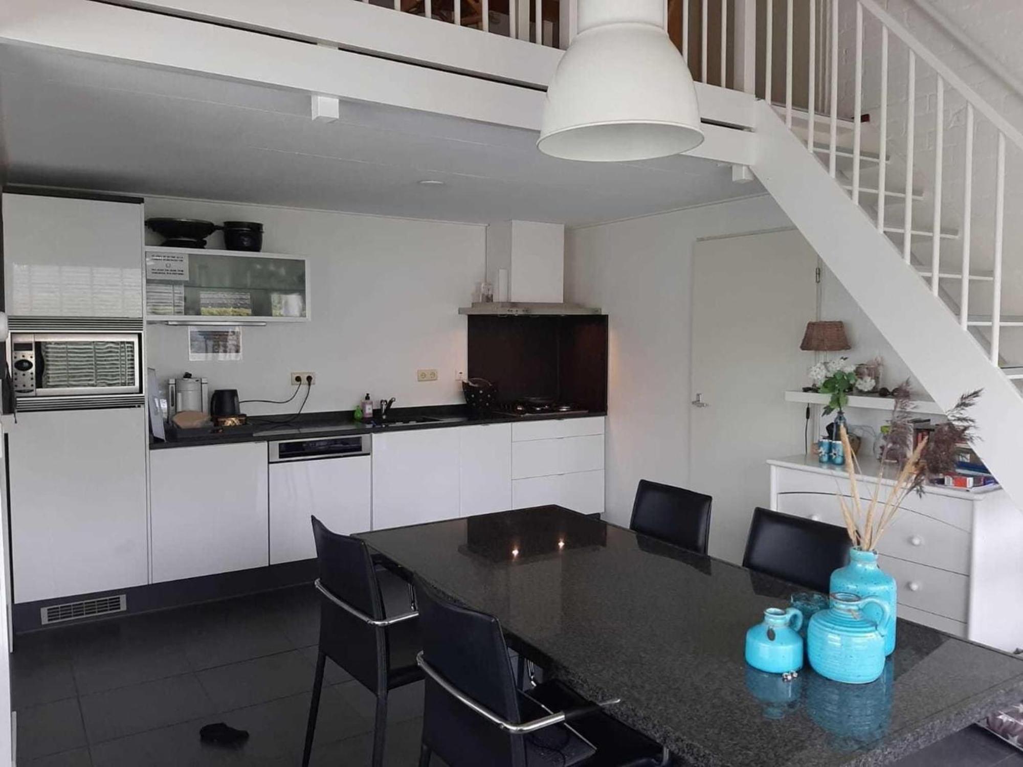 Lovely With Garden Vakantiehuis